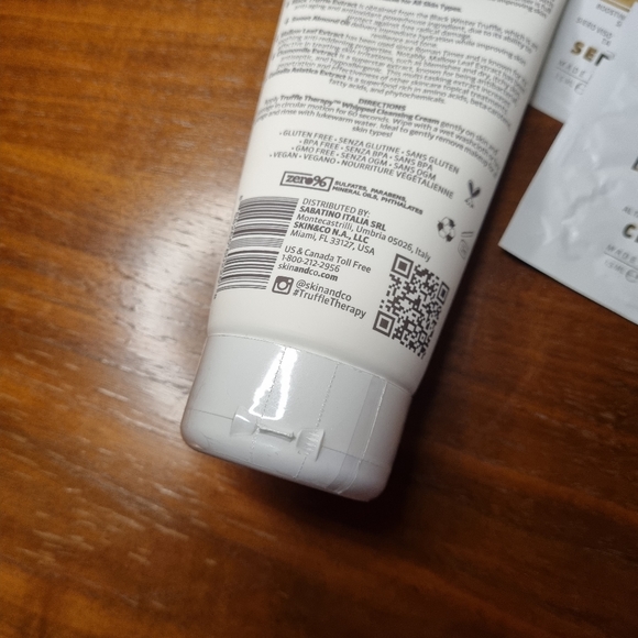 SKIN&CO Whipped Cleansing Cream. - Picture 3 of 3